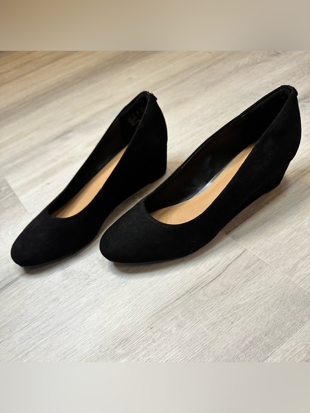 Clarks Artisan Black Suede Slip-On Wedge - 8 - Picture 3 of 7